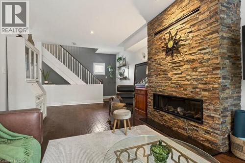 100 Beddoe Drive Unit# 21, Hamilton, ON - Indoor Photo Showing Living Room With Fireplace