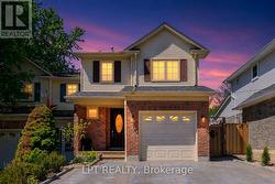 6 ODIN CRESCENT Aurora, ON L4G 3T4
