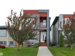9313 152 ST NW  Edmonton, AB T5R 1M8
