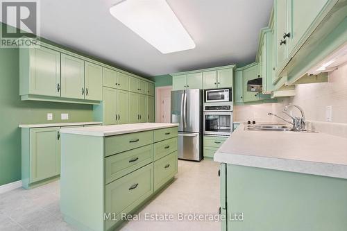55 Honeysuckle Drive, Guelph (Village By The Arboretum), ON - Indoor Photo Showing Kitchen