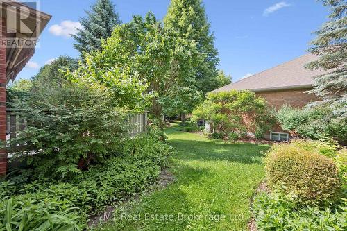 55 Honeysuckle Drive, Guelph (Village By The Arboretum), ON - Outdoor