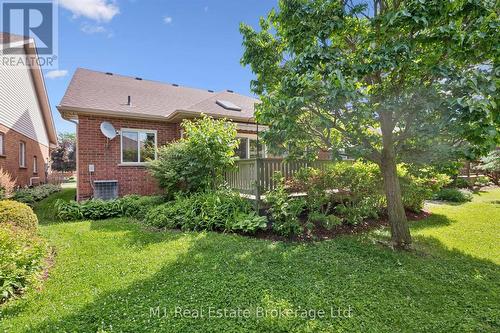 55 Honeysuckle Drive, Guelph (Village By The Arboretum), ON - Outdoor