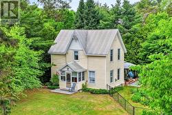 4 SPRUCE STREET E Lake Of Bays (Mclean), ON P0B 1A0