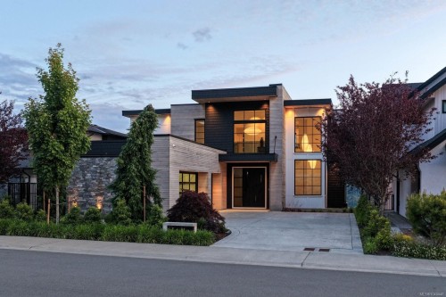 1424 Pinehurst Pl, Langford, BC 