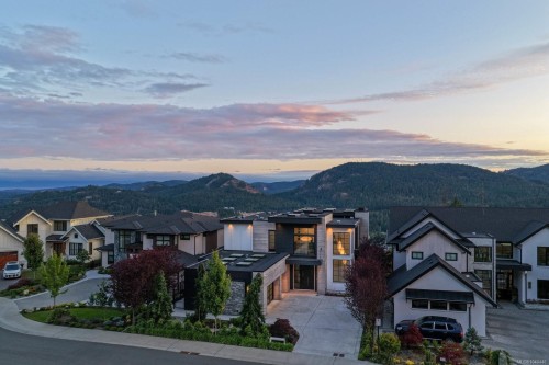 1424 Pinehurst Pl, Langford, BC 