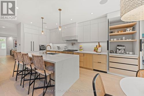 42 YARDEN DRIVE  Vaughan, ON L6A 0W5