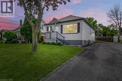 202 ERINDALE Avenue  Hamilton, ON L8K 4R7