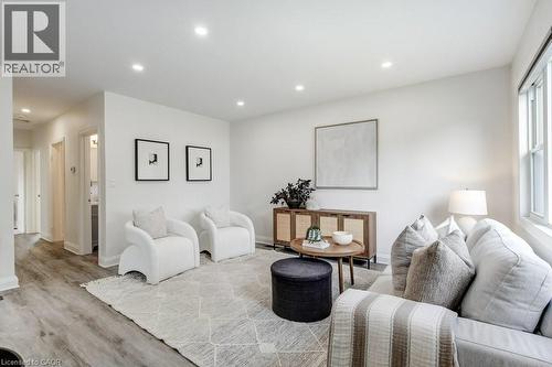 Living room - 202 Erindale Avenue, Hamilton, ON 