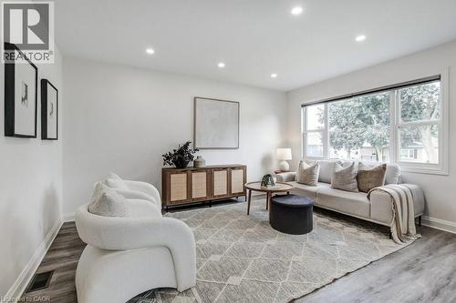Living room - 202 Erindale Avenue, Hamilton, ON 