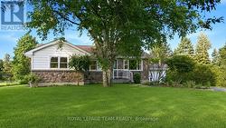 17 ARNOLD DRIVE Ottawa, ON K2H 6V6