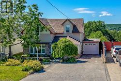 71 POYNTZ STREET Penetanguishene, ON L9M 1N6