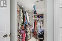 Walk-in closet - 
