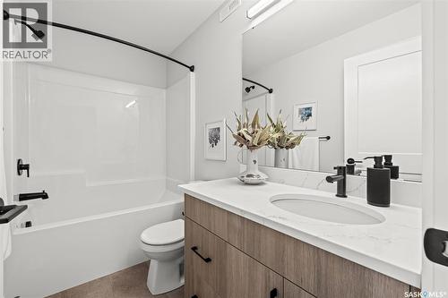 1752 West Market Street, Regina, SK - Indoor Photo Showing Bathroom