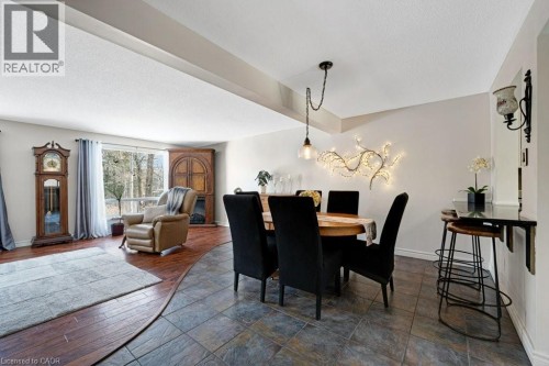 220 Salisbury Avenue Unit# 23, Cambridge, ON - Indoor Photo Showing Dining Room