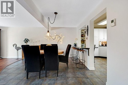 220 Salisbury Avenue Unit# 23, Cambridge, ON - Indoor Photo Showing Dining Room
