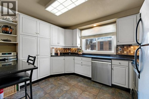 220 Salisbury Avenue Unit# 23, Cambridge, ON - Indoor Photo Showing Kitchen