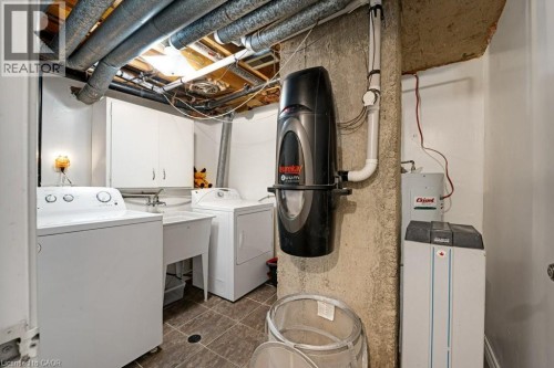 220 Salisbury Avenue Unit# 23, Cambridge, ON - Indoor Photo Showing Laundry Room