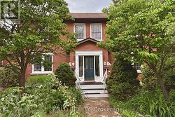 392 PICCADILLY AVENUE Ottawa, ON K1Y 0H4