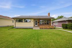 174 Seven Oaks AVE  Winnipeg, MB R2V 0K8