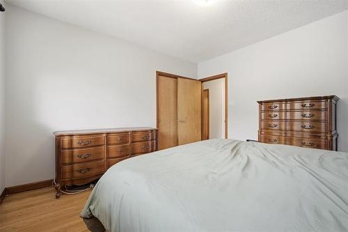 174 Seven Oaks Ave, Winnipeg, MB 