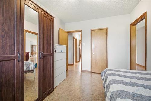 174 Seven Oaks Ave, Winnipeg, MB 