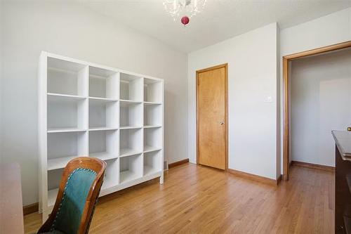 174 Seven Oaks Ave, Winnipeg, MB 