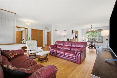 174 Seven Oaks Ave, Winnipeg, MB 