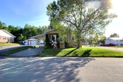 42 Rue Massicotte  Amos, QC J9T 2X4