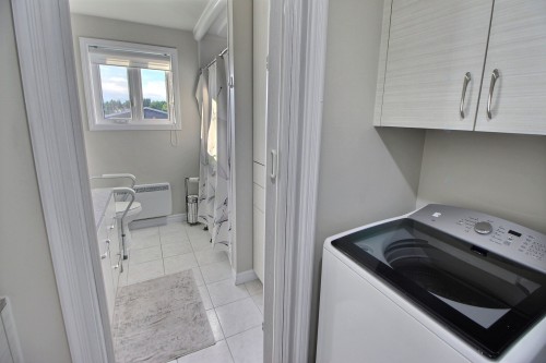 Salle de lavage - 42 Rue Massicotte, Amos, QC 