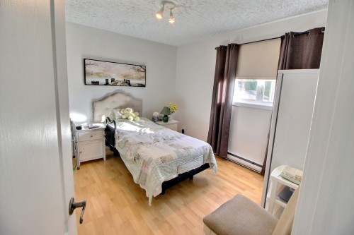 Chambre à coucher - 42 Rue Massicotte, Amos, QC 