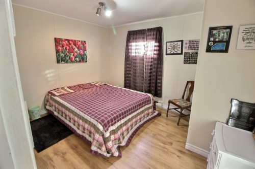 Chambre à coucher - 42 Rue Massicotte, Amos, QC 