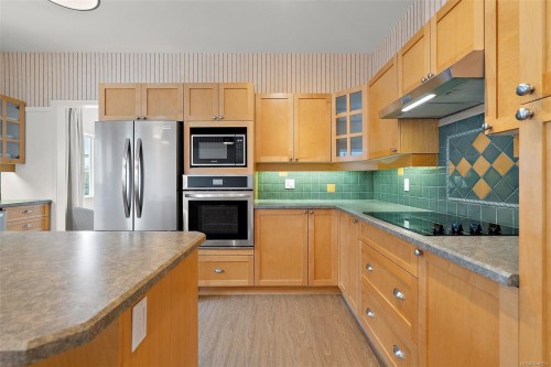 #13-2235 Harbour Rd, Sidney, BC 