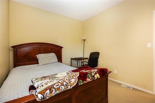 14 Charlottetown Rd, Winnipeg, MB 