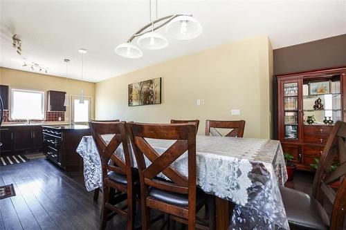 14 Charlottetown Rd, Winnipeg, MB 