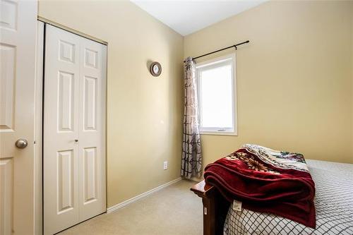 14 Charlottetown Rd, Winnipeg, MB 
