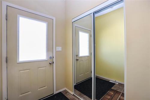 14 Charlottetown Rd, Winnipeg, MB 