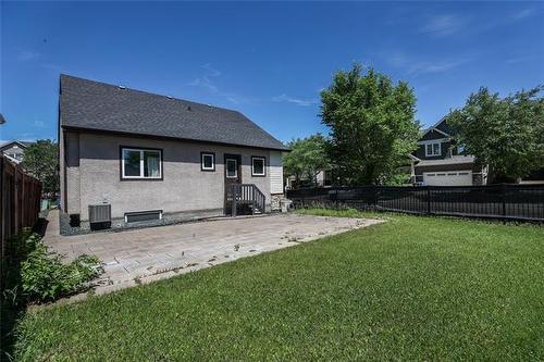 14 Charlottetown Rd, Winnipeg, MB 