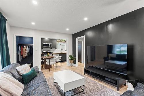 987 Carter Ave, Winnipeg, MB 