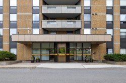 Façade - 