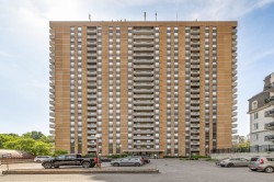 Façade - 