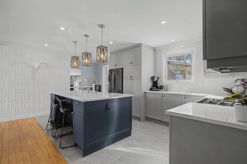 Kitchen - 449 15E Avenue, Saint-Jean-Sur-Richelieu, QC - Indoor Photo Showing Kitchen With Upgraded Kitchen