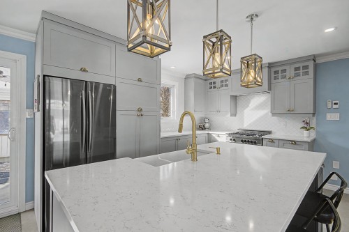 Kitchen - 449 15E Avenue, Saint-Jean-Sur-Richelieu, QC - Indoor Photo Showing Kitchen With Upgraded Kitchen