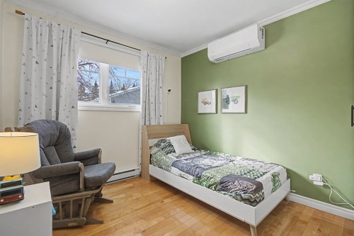 Bedroom - 449 15E Avenue, Saint-Jean-Sur-Richelieu, QC - Indoor Photo Showing Bedroom
