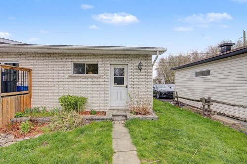 Entry - 449 15E Avenue, Saint-Jean-Sur-Richelieu, QC - Outdoor With Exterior