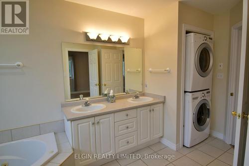 578 Wellington Street, St. Thomas, ON - Indoor Photo Showing Laundry Room
