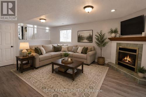 578 Wellington Street, St. Thomas, ON - Indoor Photo Showing Living Room With Fireplace
