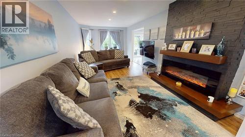 74 Liam Drive, Hamilton, ON 
