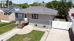 922 5 Avenue Wainwright, AB T9W 1C7