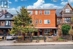 276* CRAWFORD STREET Toronto, ON M6J 2V8