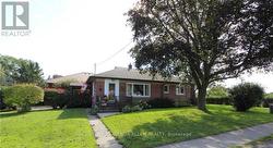 607 MARY STREET W Whitby, ON L1N 2S1